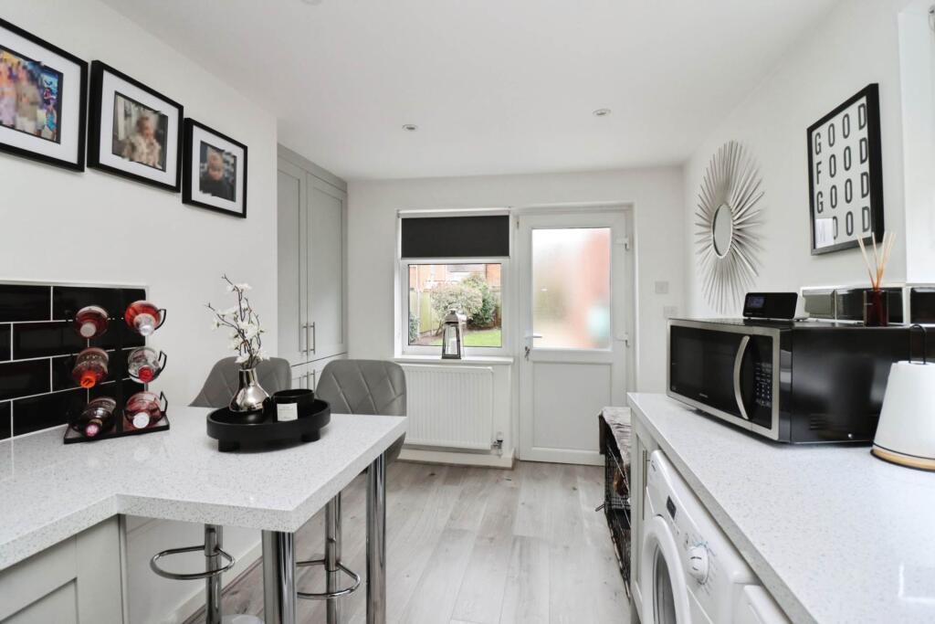 House in Wirral, Liverpool City Region - View 4