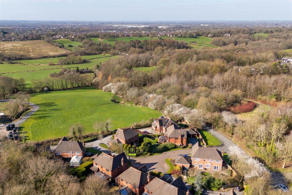 House in Chorley, Clayton-le-Woods - View 5