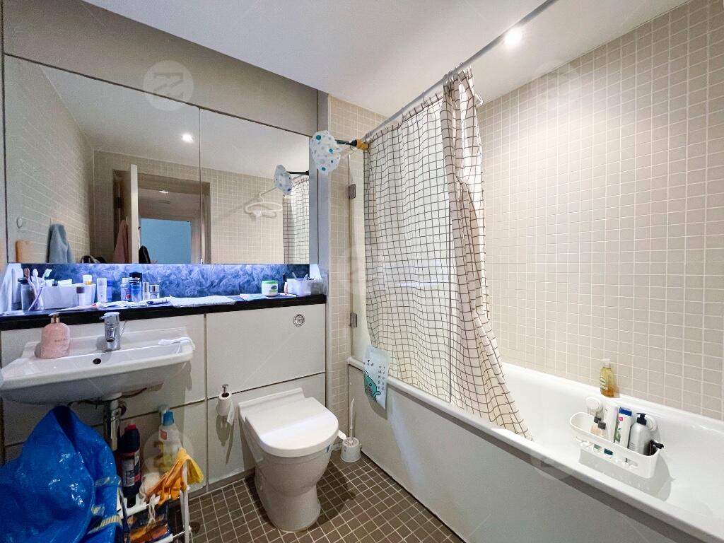 Apartment in Birmingham, Chinese Quarter, Digbeth - More