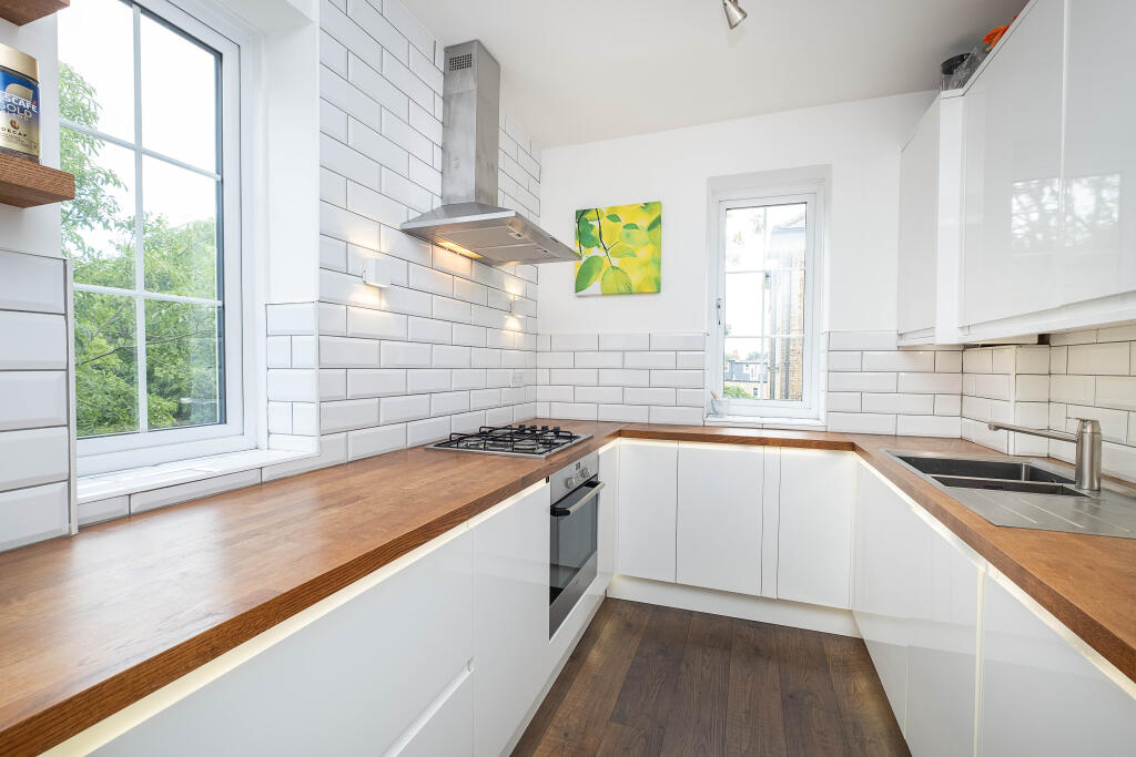Apartment in London - View 5