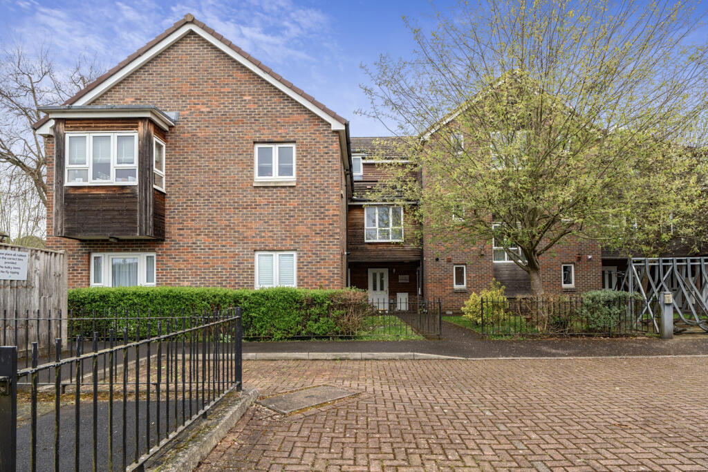 Main image of property: Cordons Close, Chalfont St. Peter, Gerrards Cross