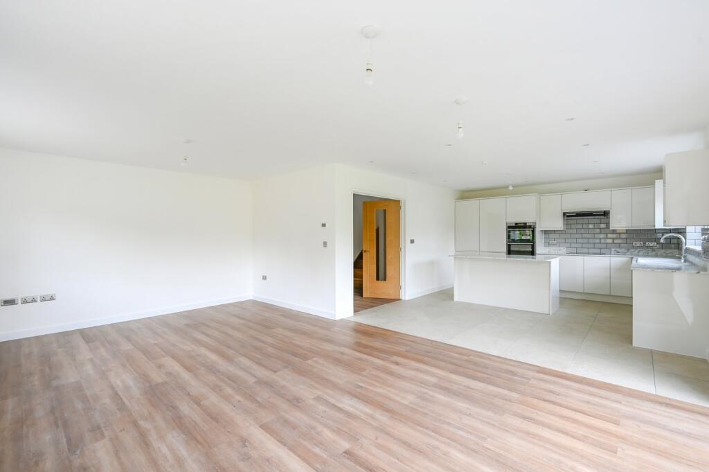 Sequoia Drive, Tuesnoad Lane, Bethersden, TN26 photo 2