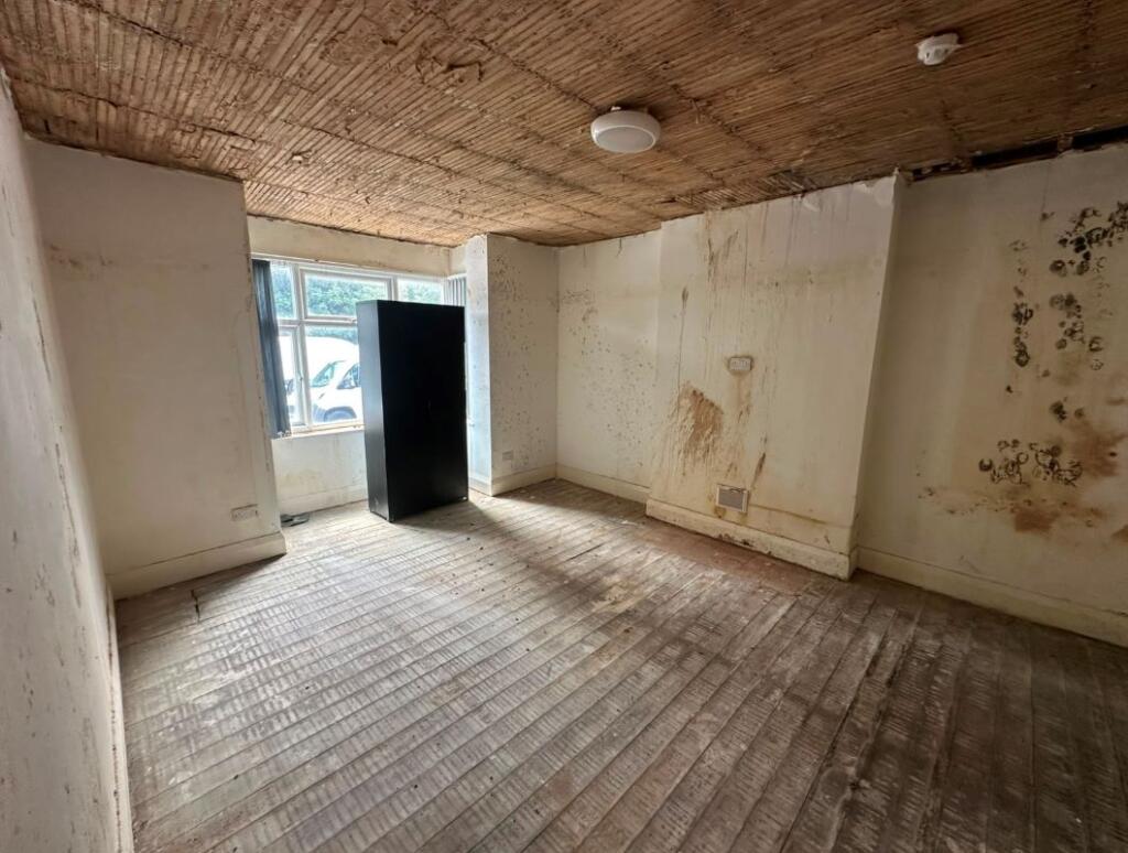 House in Nottingham, Bell's Lane Estate - View 5