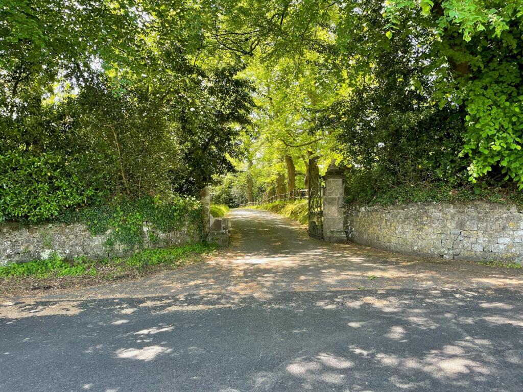 Lodsworth House, Petworth, GU28 - View 4