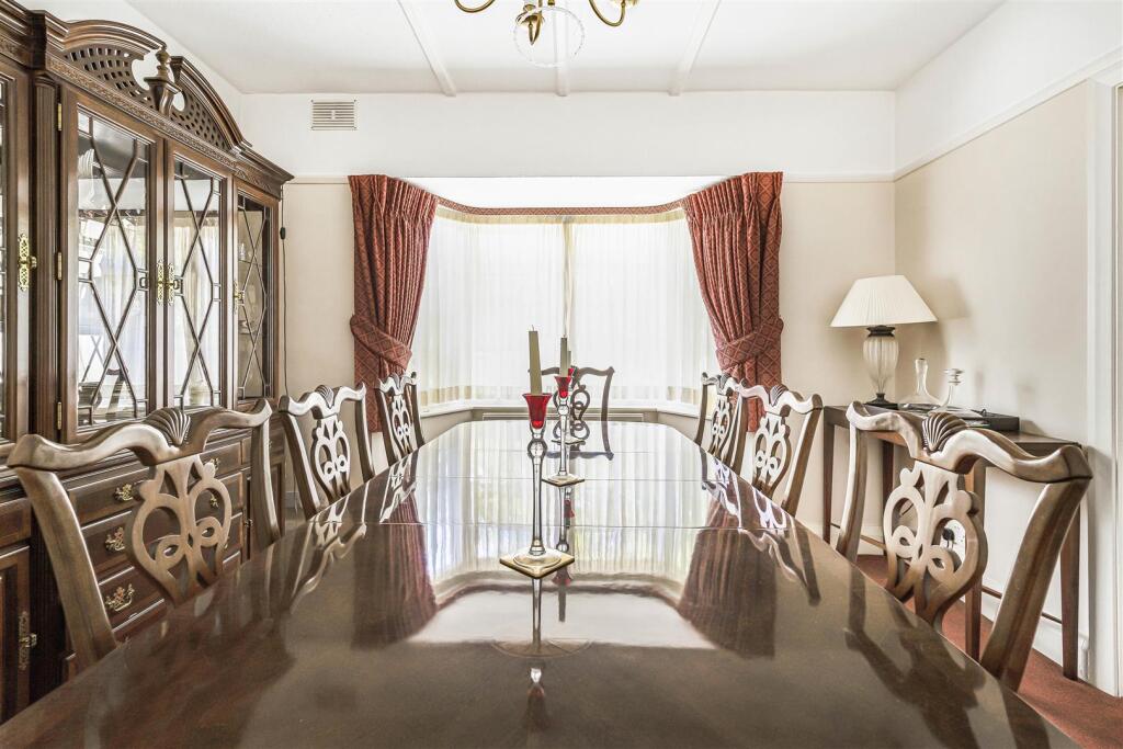 The Avenue, Potters Bar photo 4