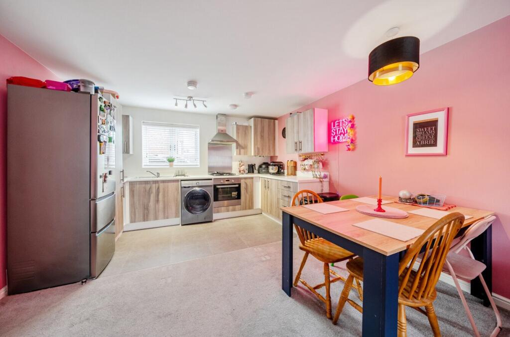 Apartment in Waverley, Weybourne, Farnham - View 4