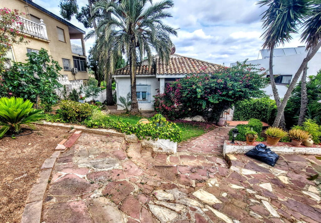 Main image of property: Valencia, Valencia, Chiva