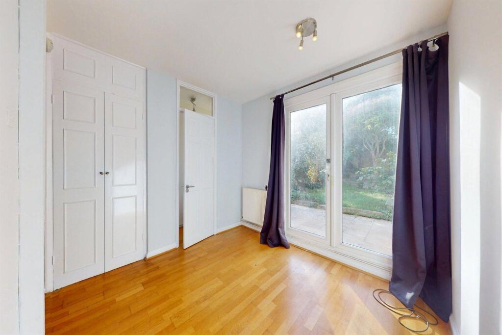 House in Epping Forest, Loughton - More
