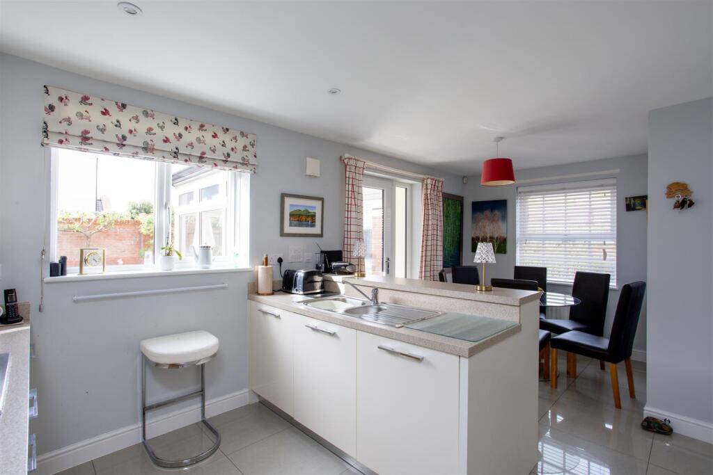 Longbridge Close, Easingwold, York photo 4