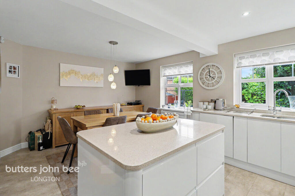 House in Stoke-on-Trent - More