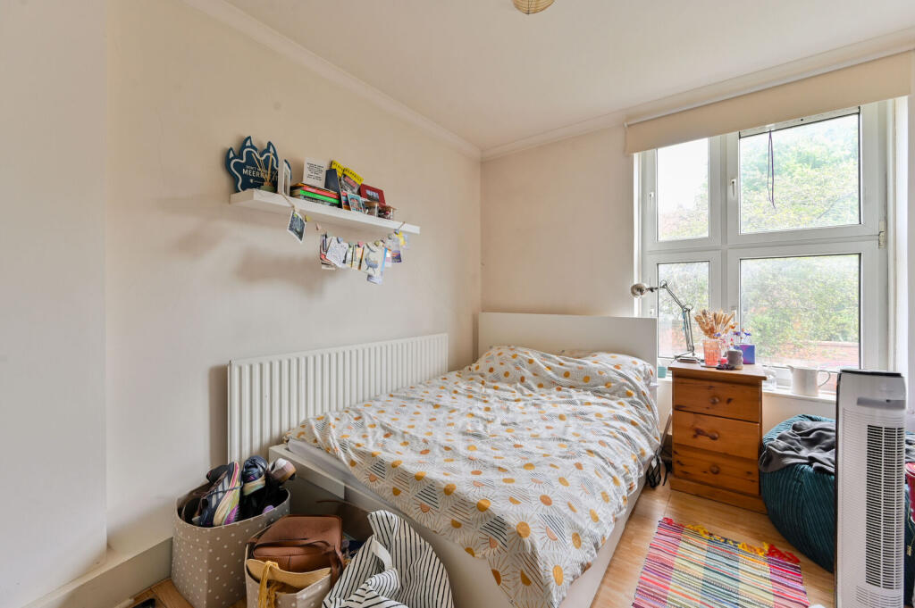 Apartment in London - View 5