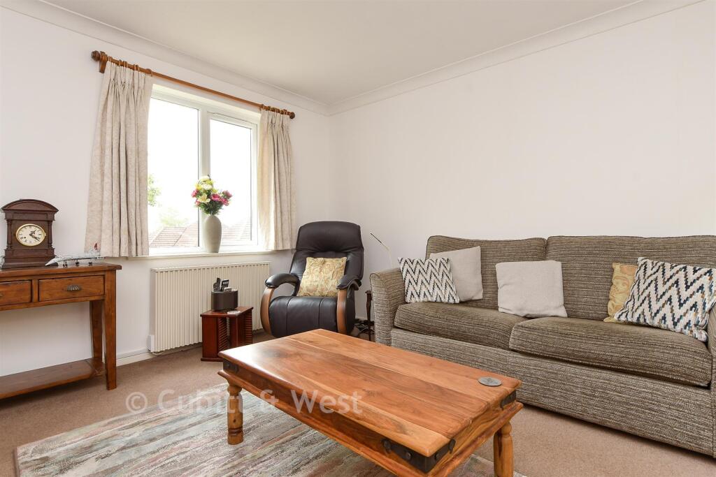 Bramble Close, Redhill, Surrey photo 3