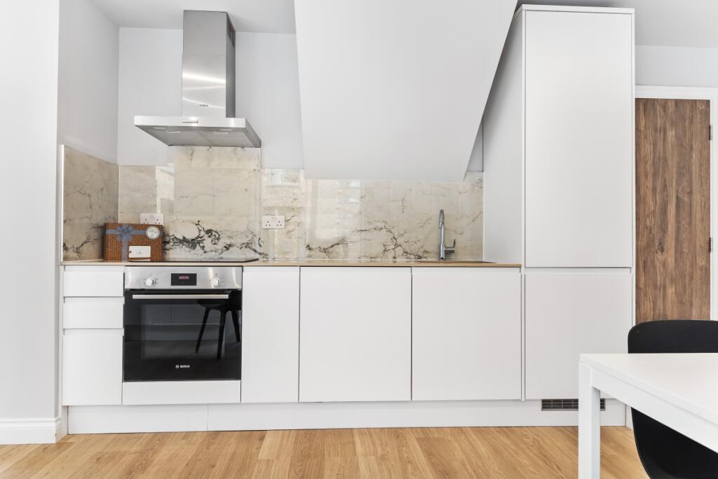 House in London - View 4