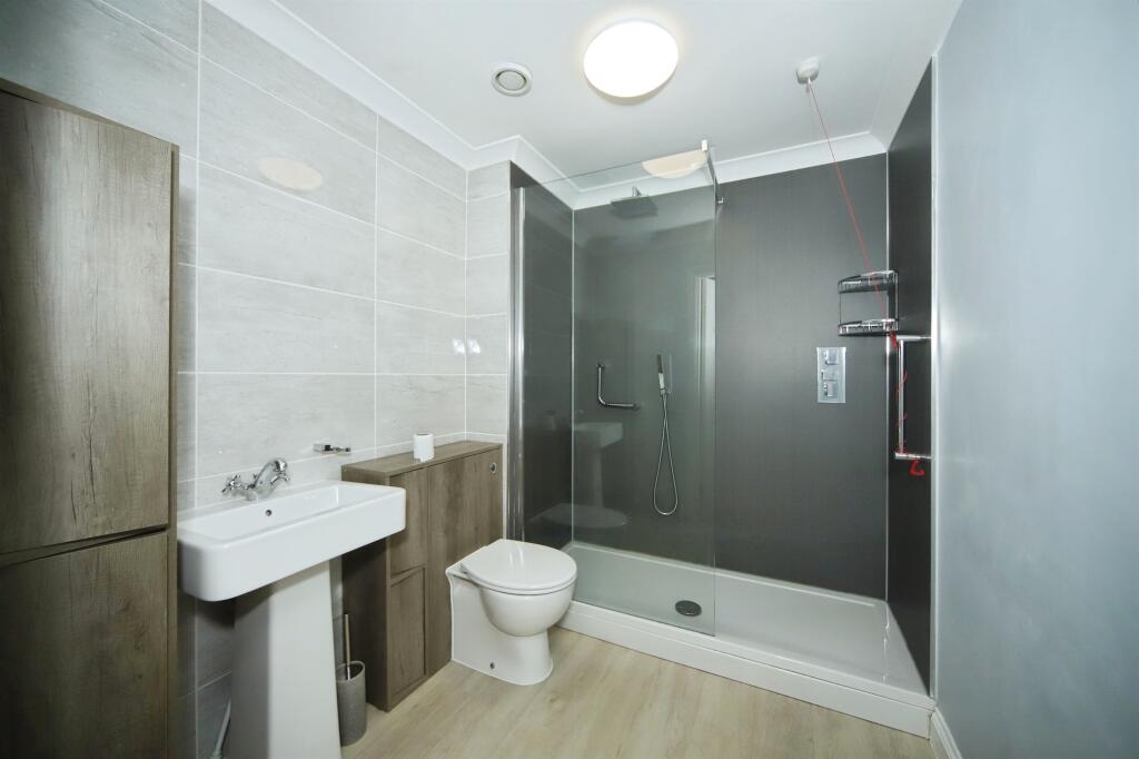 Apartment in Taunton - View 3
