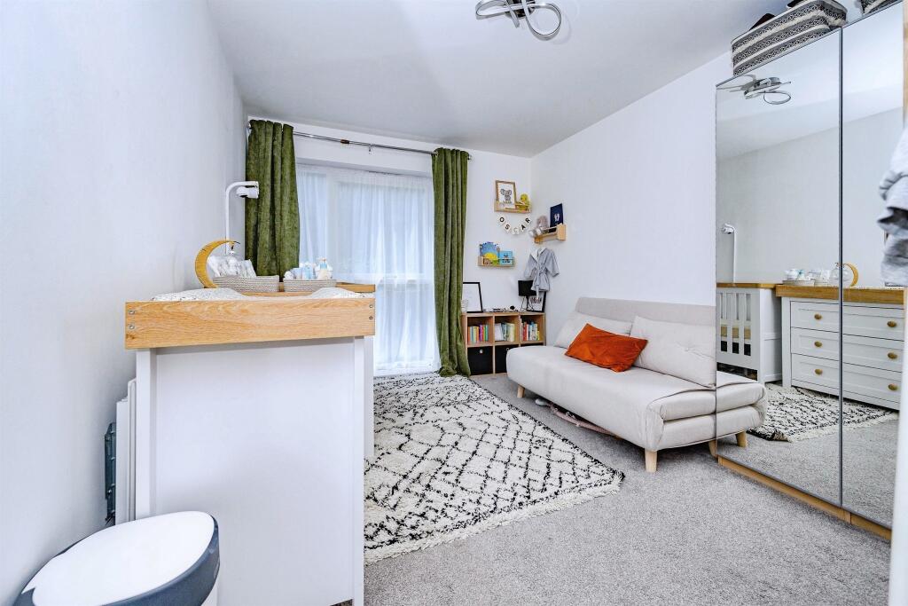 Apartment in Dacorum, Nash Mills - View 3