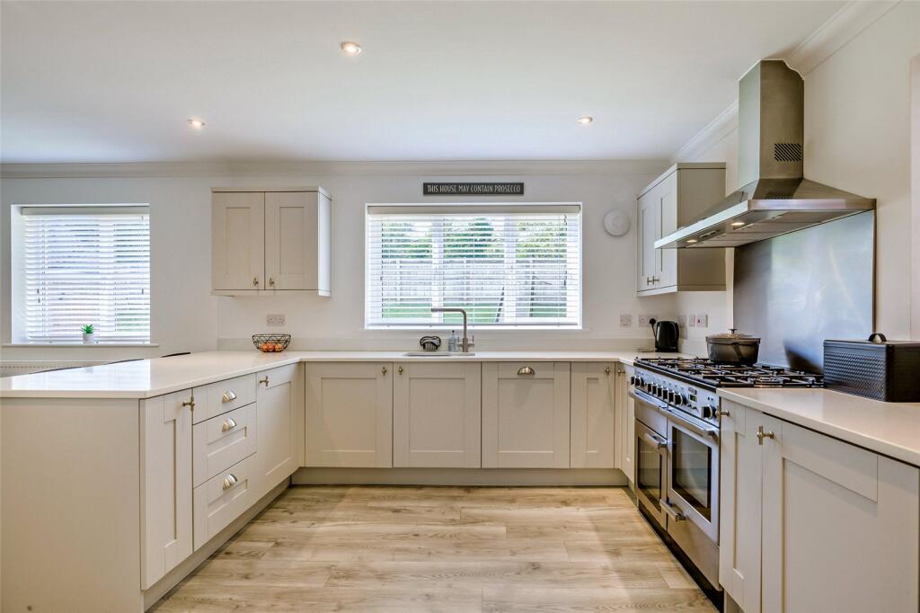 Goldfinch Close, Wymondham, Norfolk, NR18 photo 4