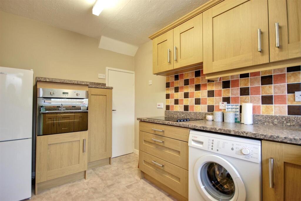 Hazelbarrow Drive, Willerby, Hull photo 4