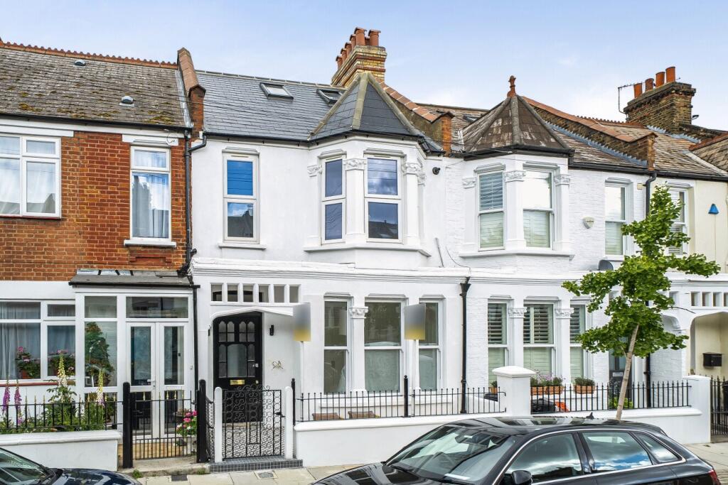 Apartment in London - More