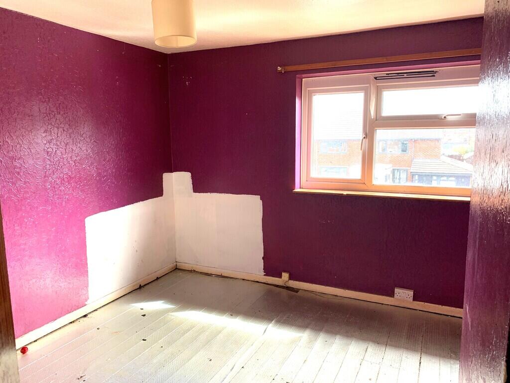 House in Stoke-on-Trent - More