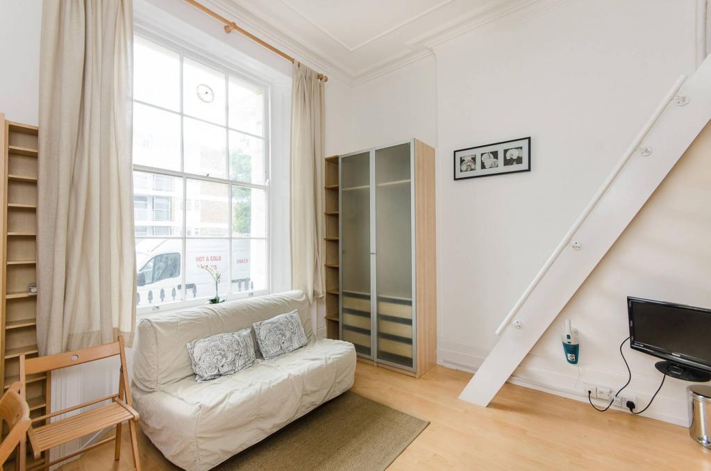 Studio flat for rent
