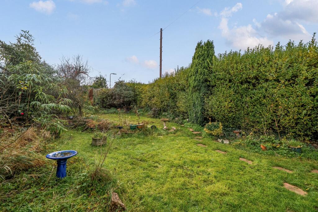 Victoria Avenue, Waterlooville, PO7 photo 4