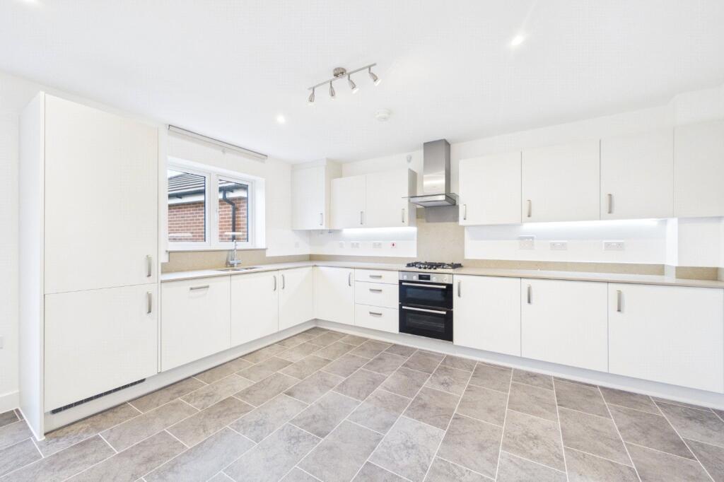 Aragon Crescent, Shinfield, Reading, Berkshire, RG2 photo 3