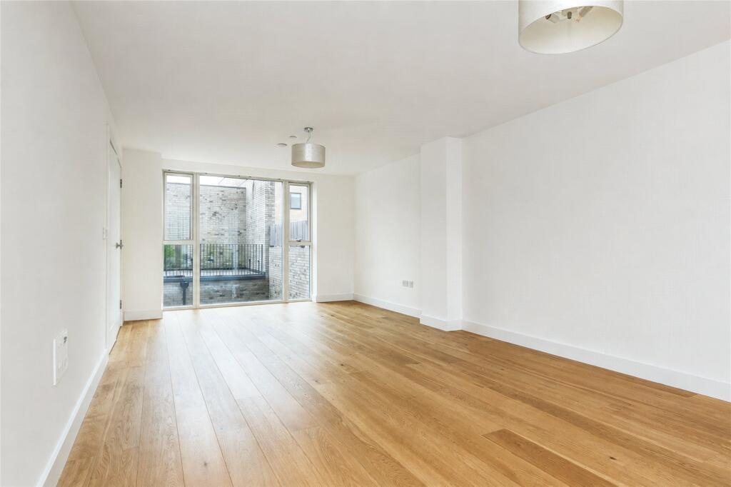 House in Cambridge, Trumpington - View 3