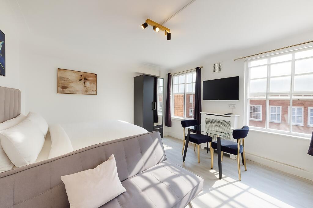 Studio flat for rent