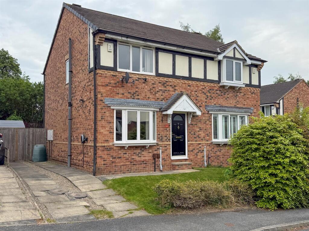 Main image of property: Woodside Avenue, Meanwood, Leeds, West Yorkshire