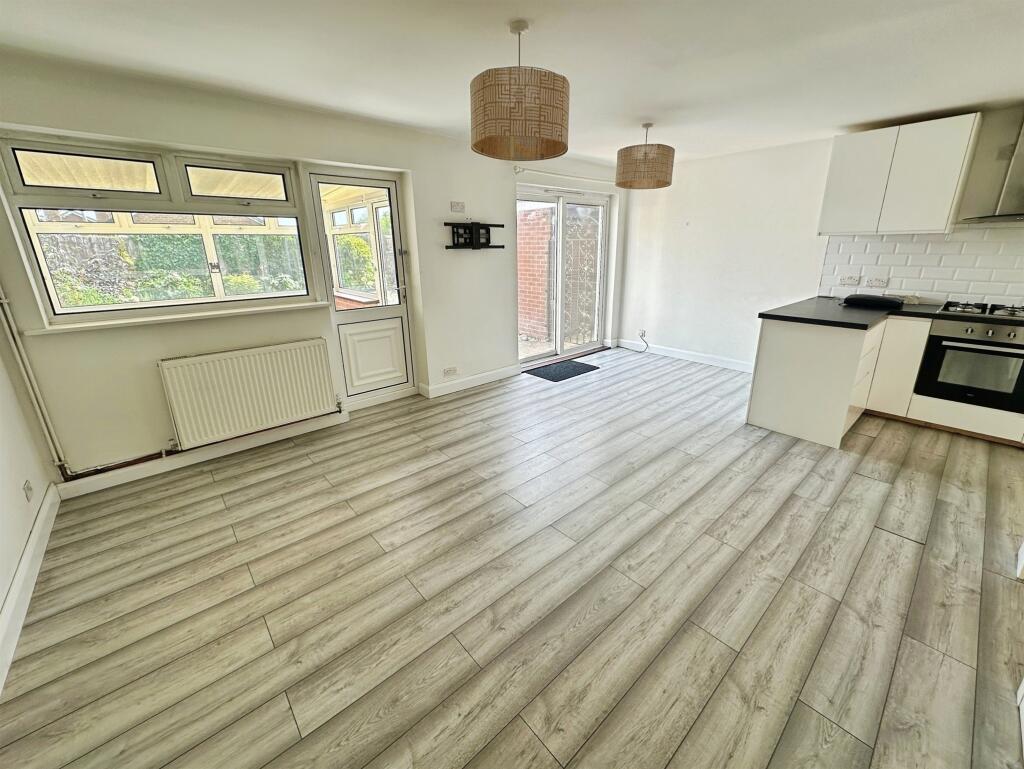 House in Ashfield, Sutton in Ashfield, Nottinghamshire - View 3