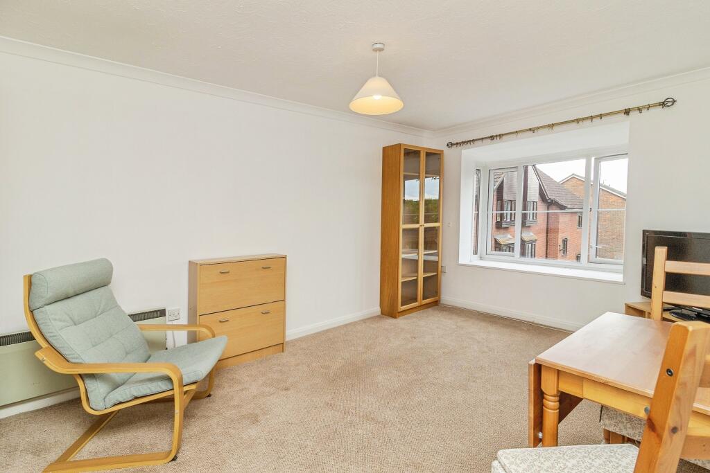 Apartment in Hemel Hempstead - View 4