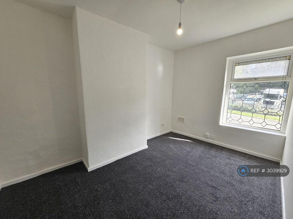 House in Oldham - View 5