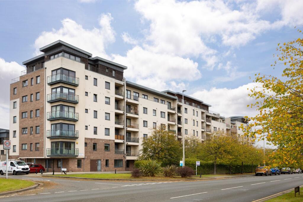 2-bed flat on Waterfront Avenue, Granton, Edinburgh, EH5, £310,000