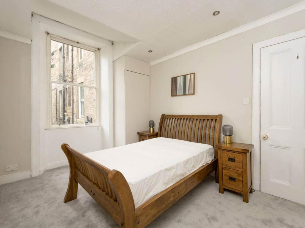 Apartment in Edinburgh - More