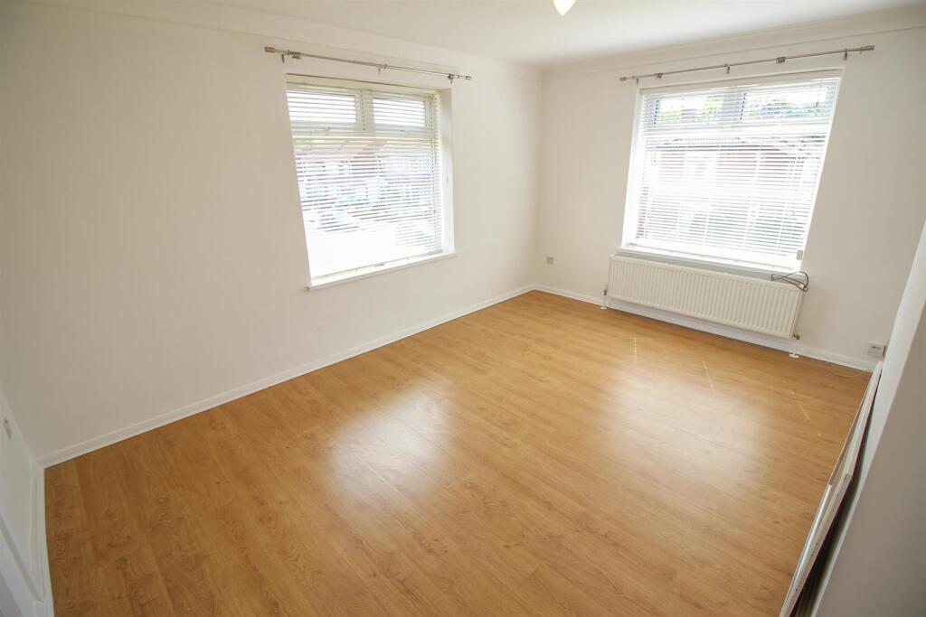 Apartment in Newcastle upon Tyne - View 4
