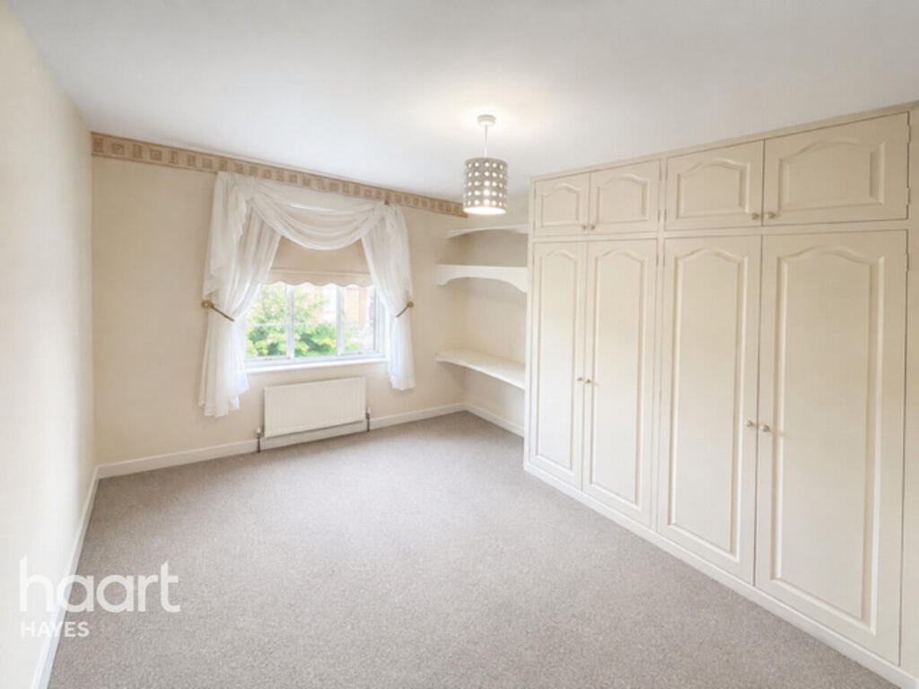 Apartment in Southall - View 5