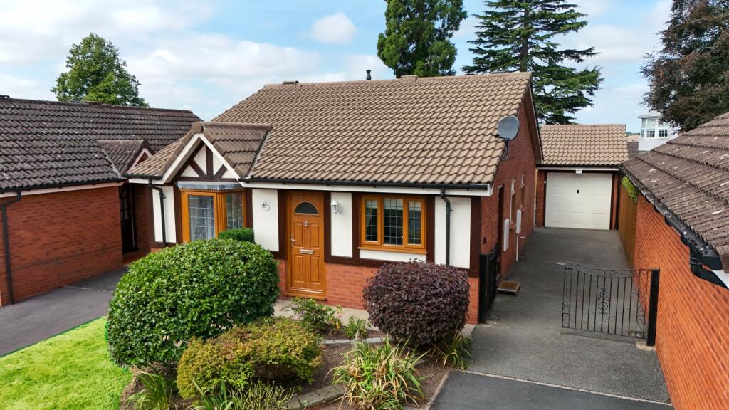 2-bed detached on Vineyard Drive, Wellington, Telford, Shropshire, TF1 1SE, £295,000