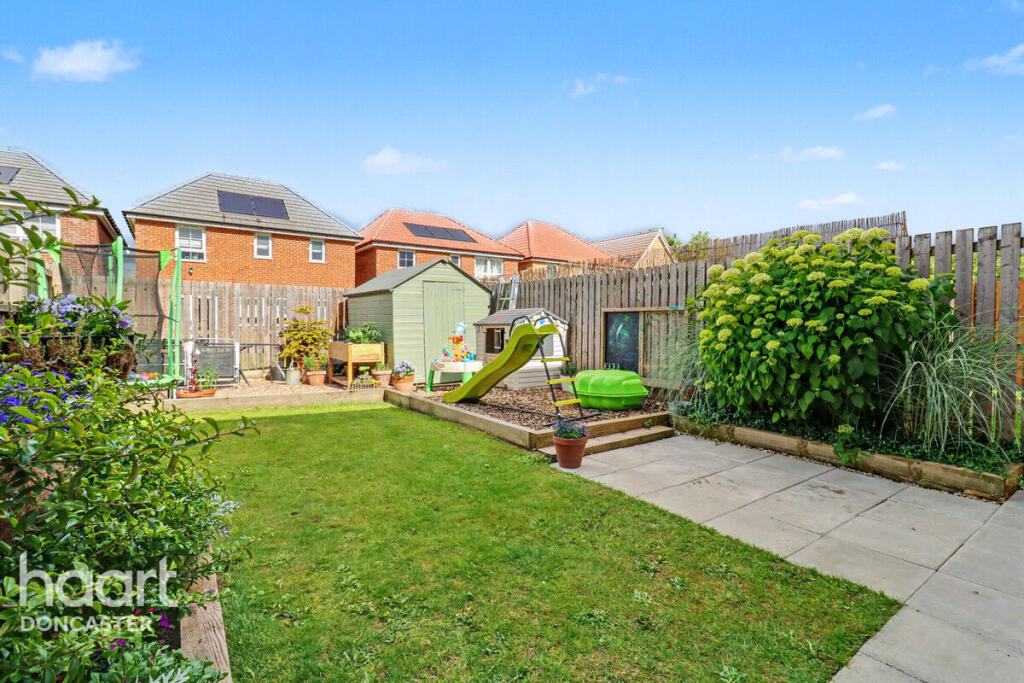 House in Doncaster, Rossington - View 4