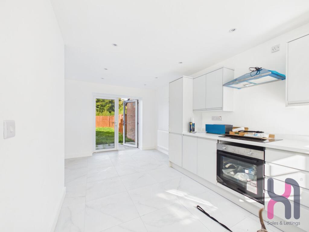 House in Wigan, Ashton-in-Makerfield - More