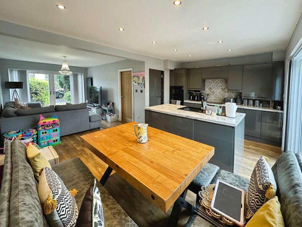House in Hengoed, Gelligaer - View 2