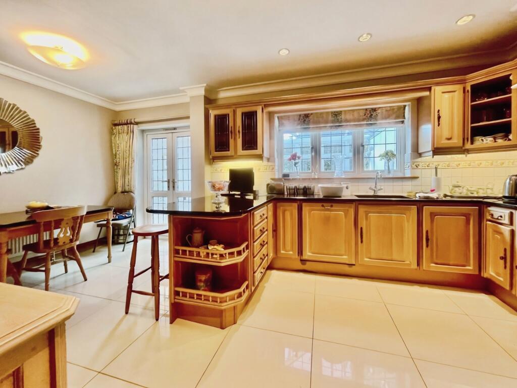 House in Bromley - View 2