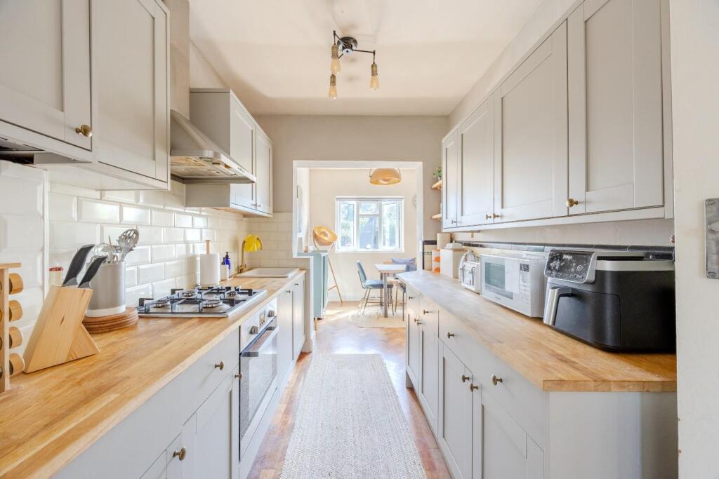 House in Southend-on-Sea, Essex - View 4