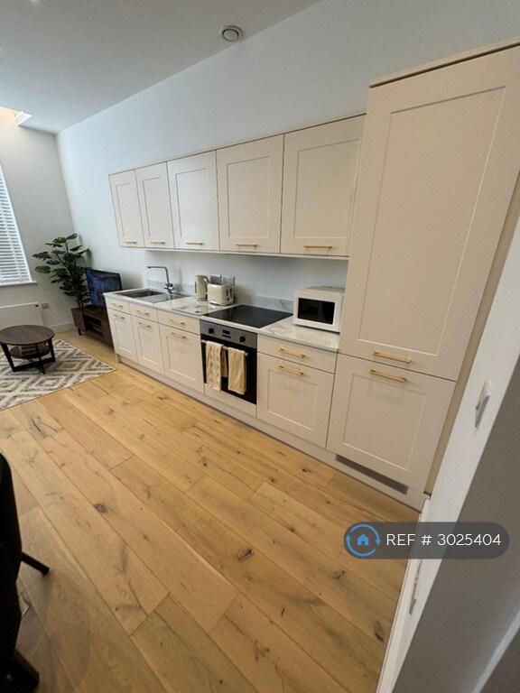Apartment in Manchester - View 3