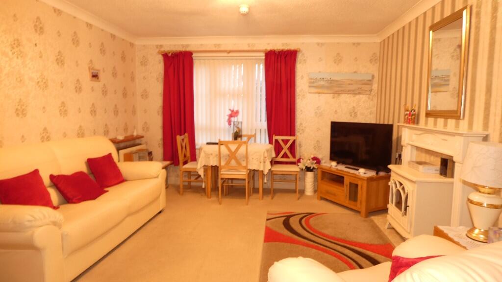 The Spinney, Street Lane, Leeds, West Yorkshire, LS17 photo 3