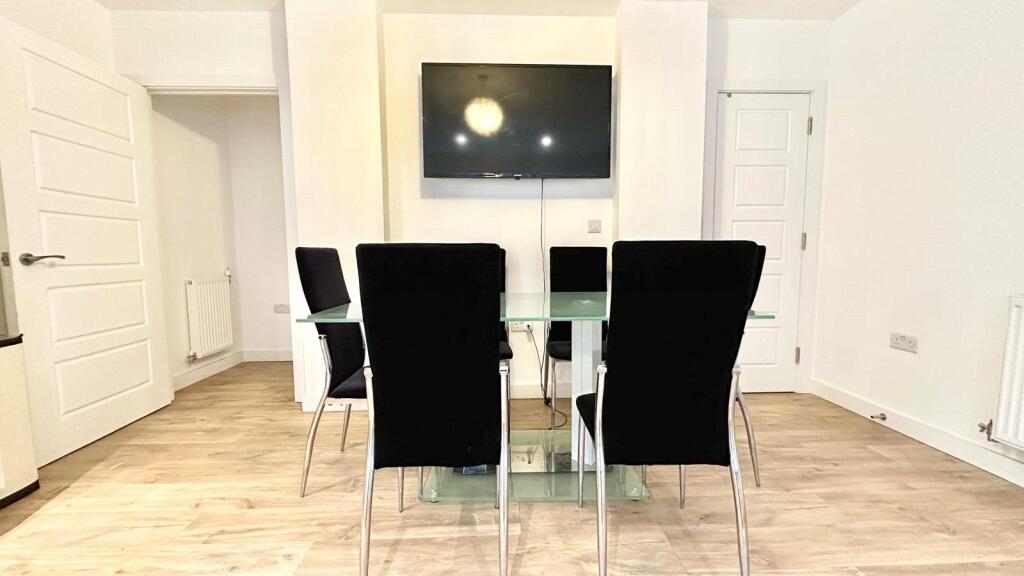 Apartment in London - View 5
