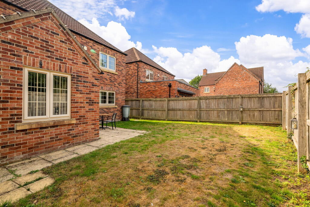 House in Lincoln, Moorlands, Boultham Moor - View 3