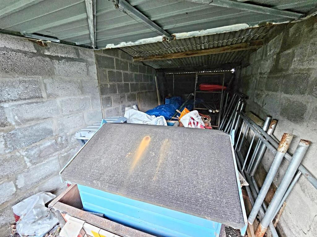 Coed Isaf Road, Pontypridd photo 4