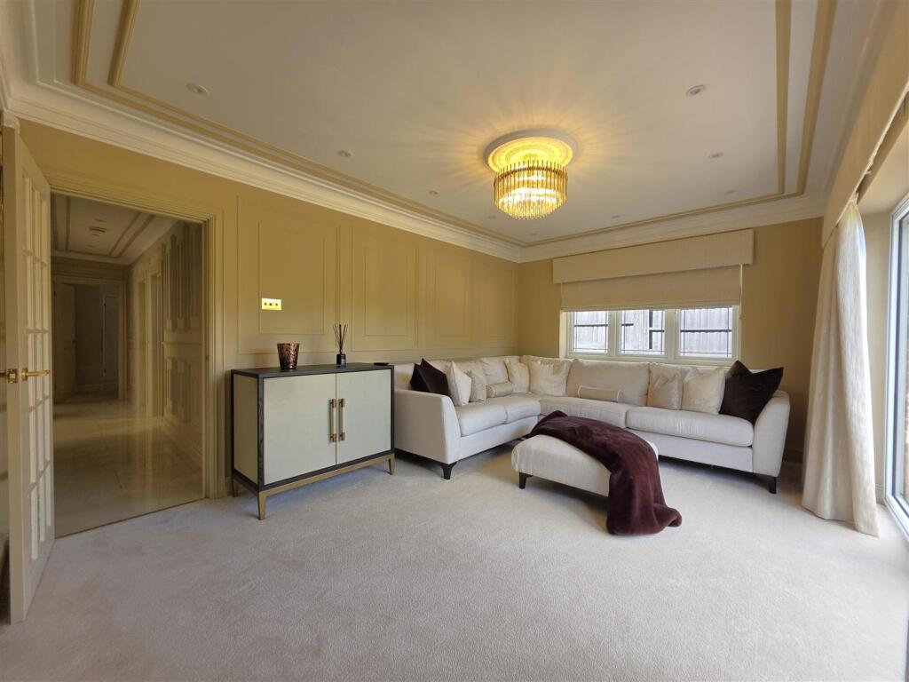 House in Waverley, Badshot Lea, Farnham - View 5