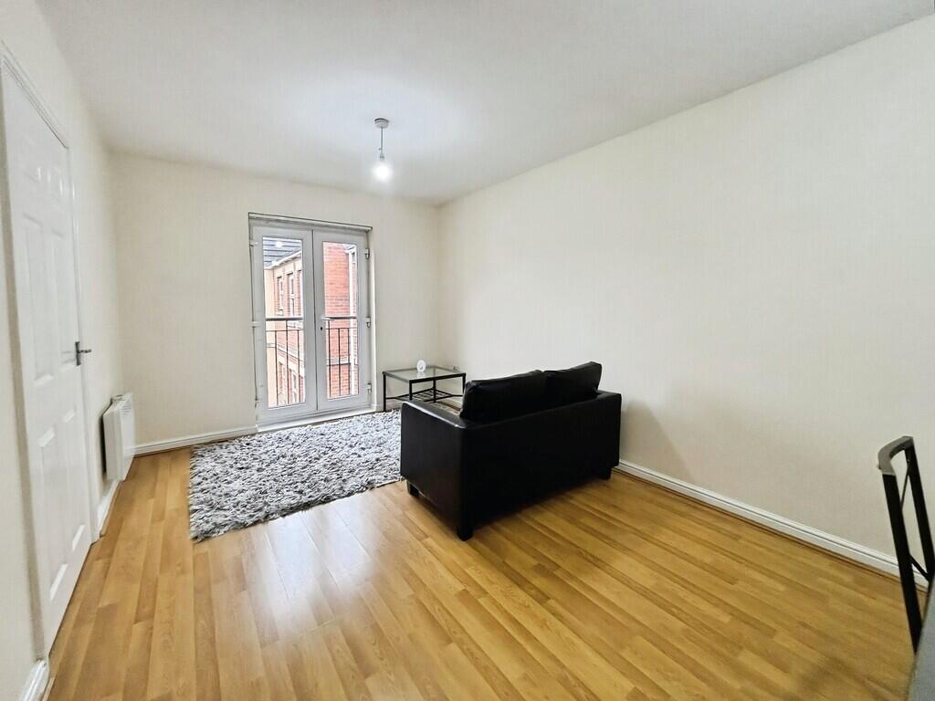 Apartment in Leeds, Town End, Farnley - More
