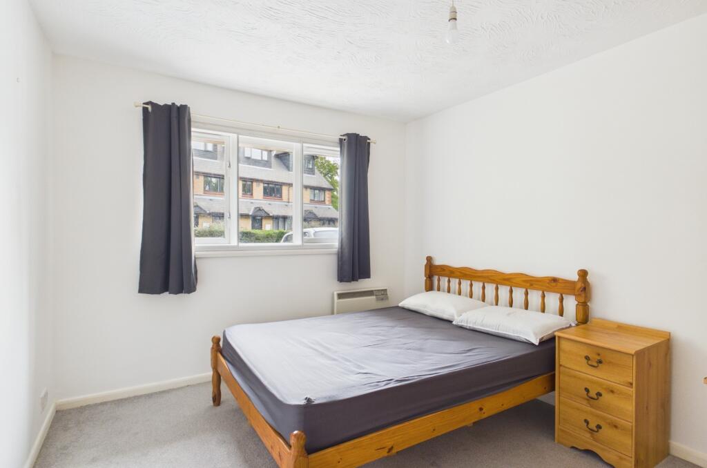 Apartment in Cambridge, Petersfield - View 5